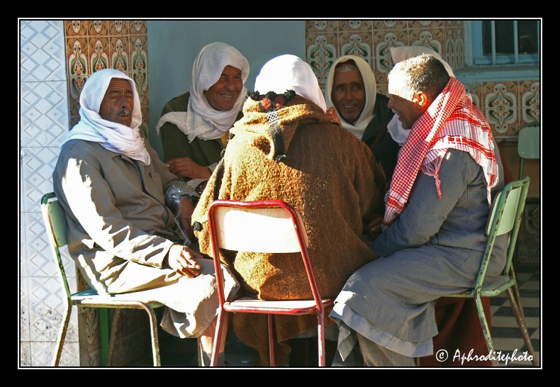 222 Kairouan, palabres au coin de rue
